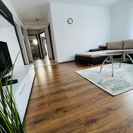 Green Apartaments Zărneşti Εξωτερικό φωτογραφία