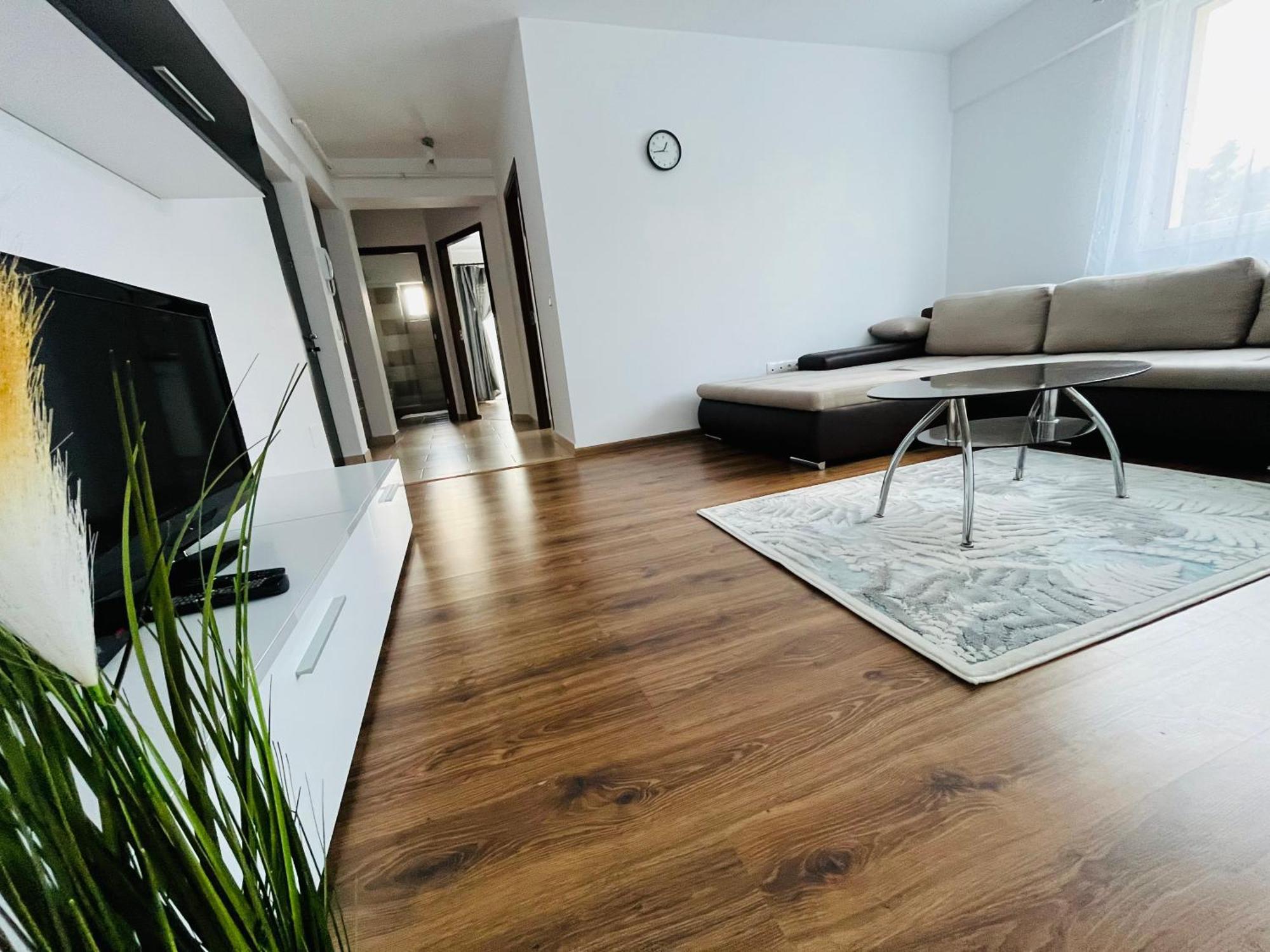 Green Apartaments Zărneşti Εξωτερικό φωτογραφία
