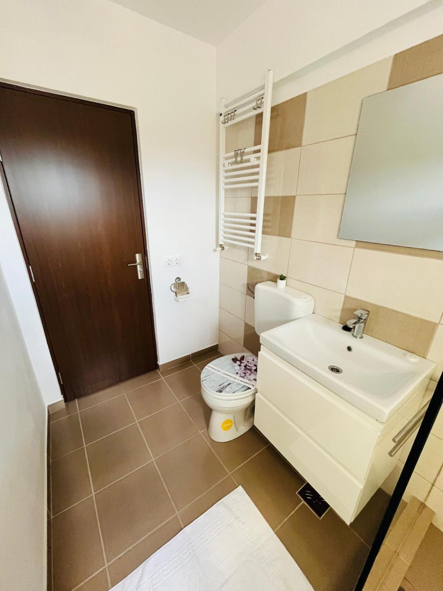 Green Apartaments Zărneşti Εξωτερικό φωτογραφία