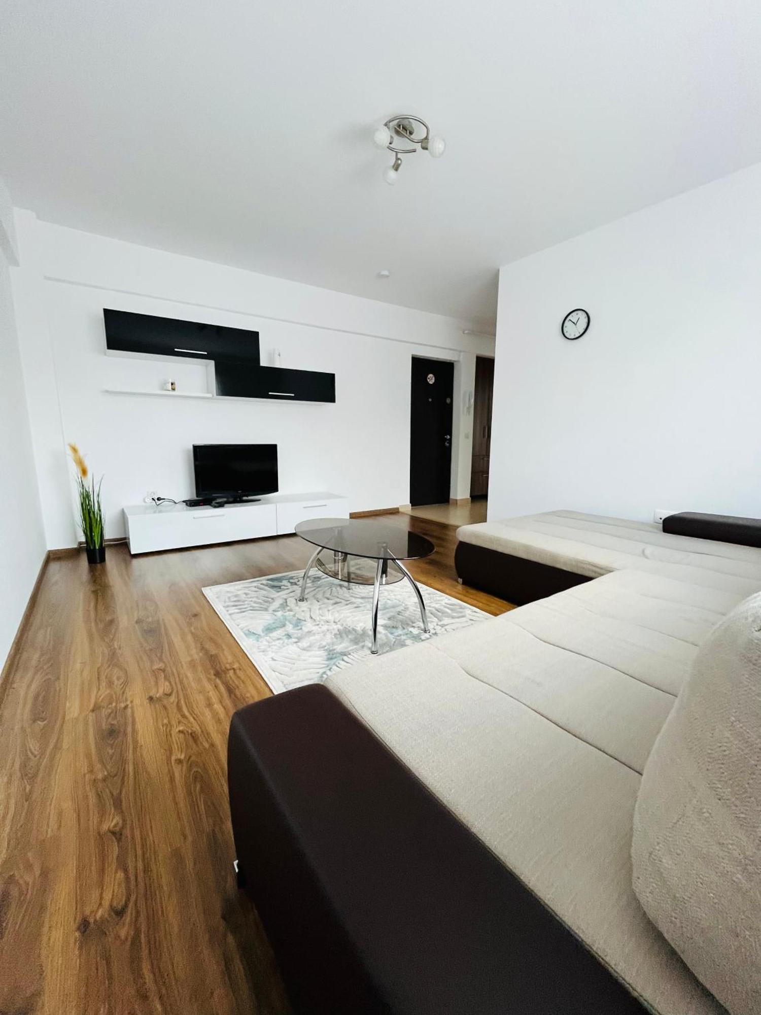 Green Apartaments Zărneşti Εξωτερικό φωτογραφία