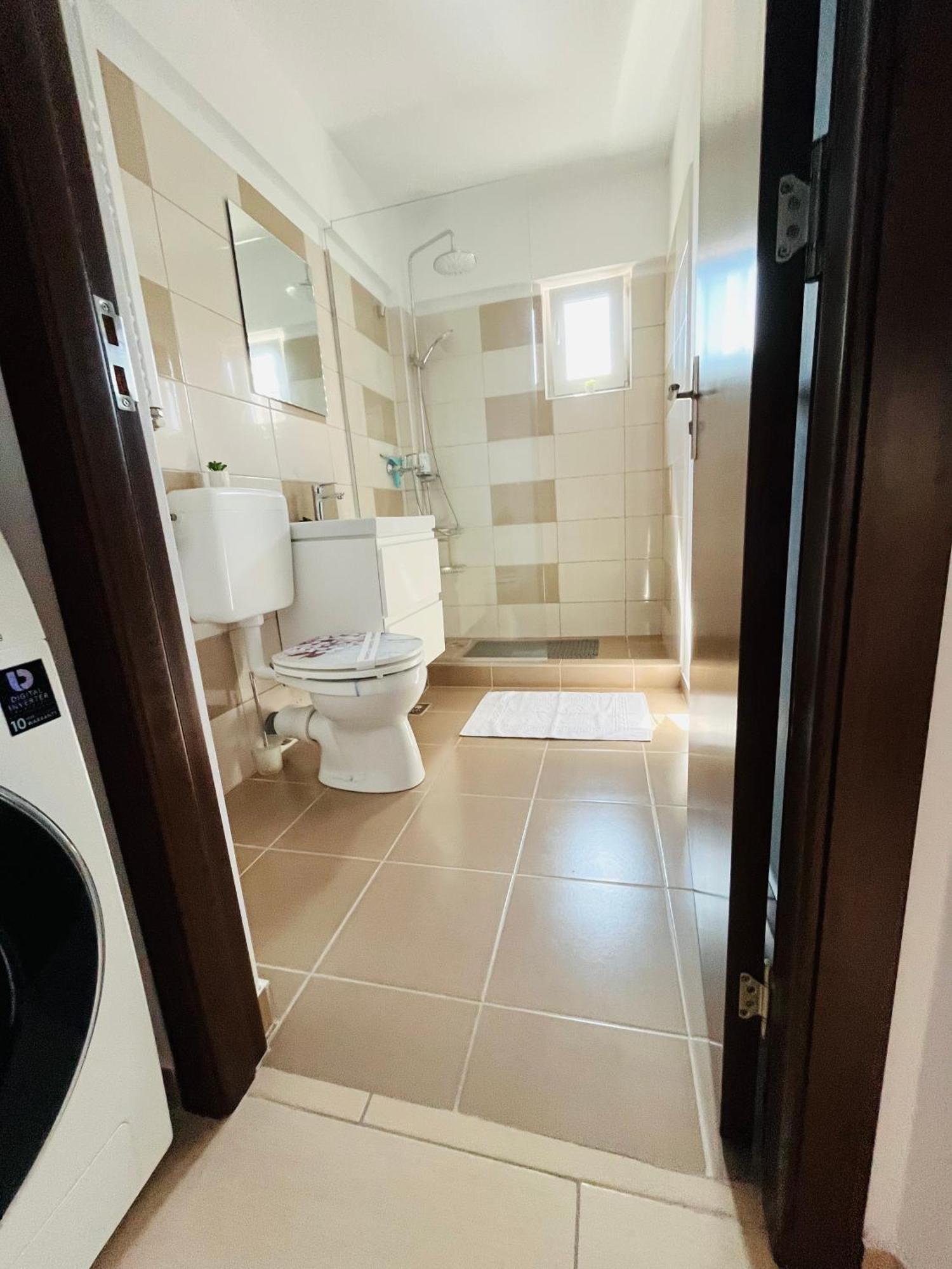 Green Apartaments Zărneşti Εξωτερικό φωτογραφία
