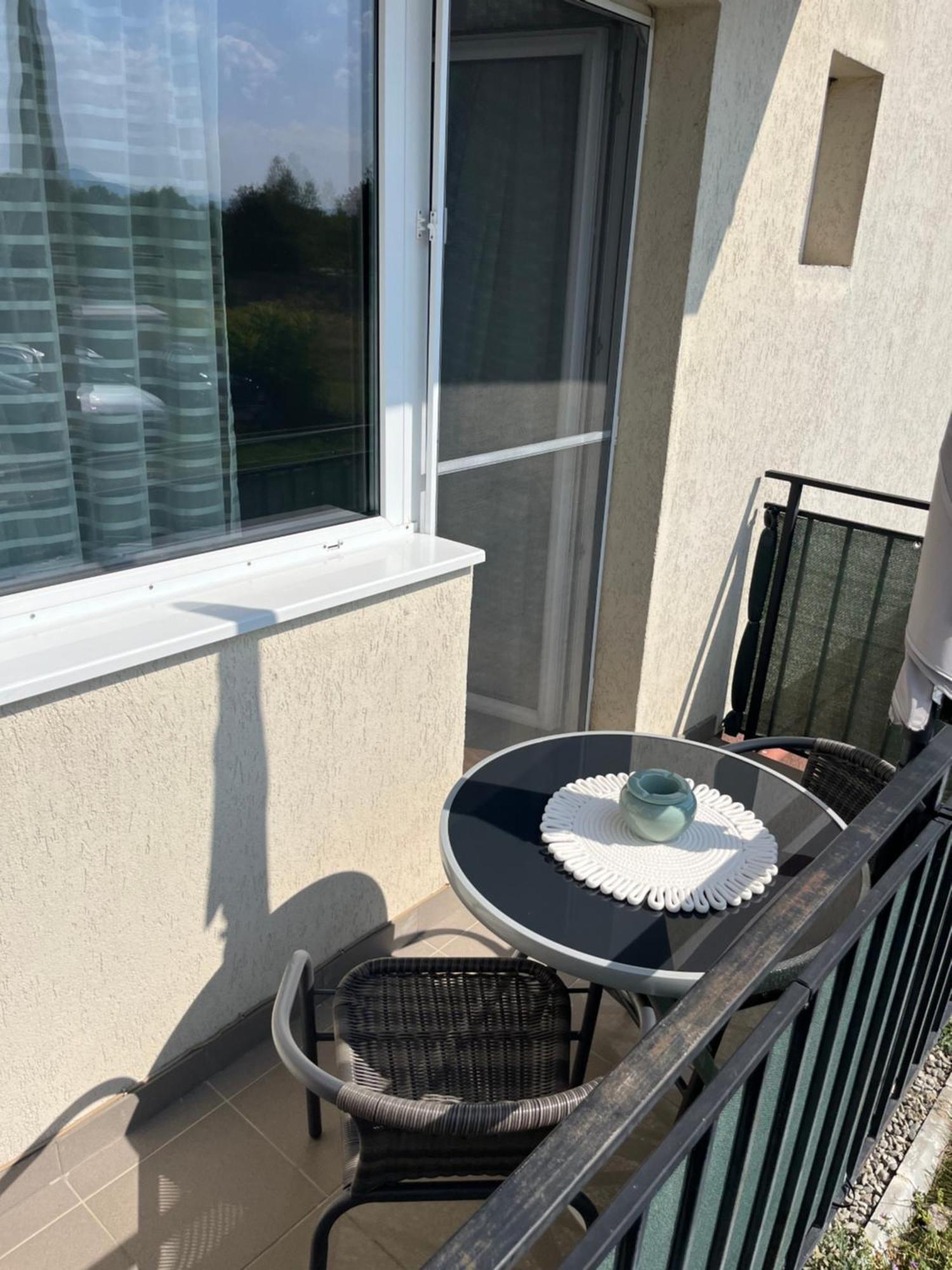 Green Apartaments Zărneşti Εξωτερικό φωτογραφία