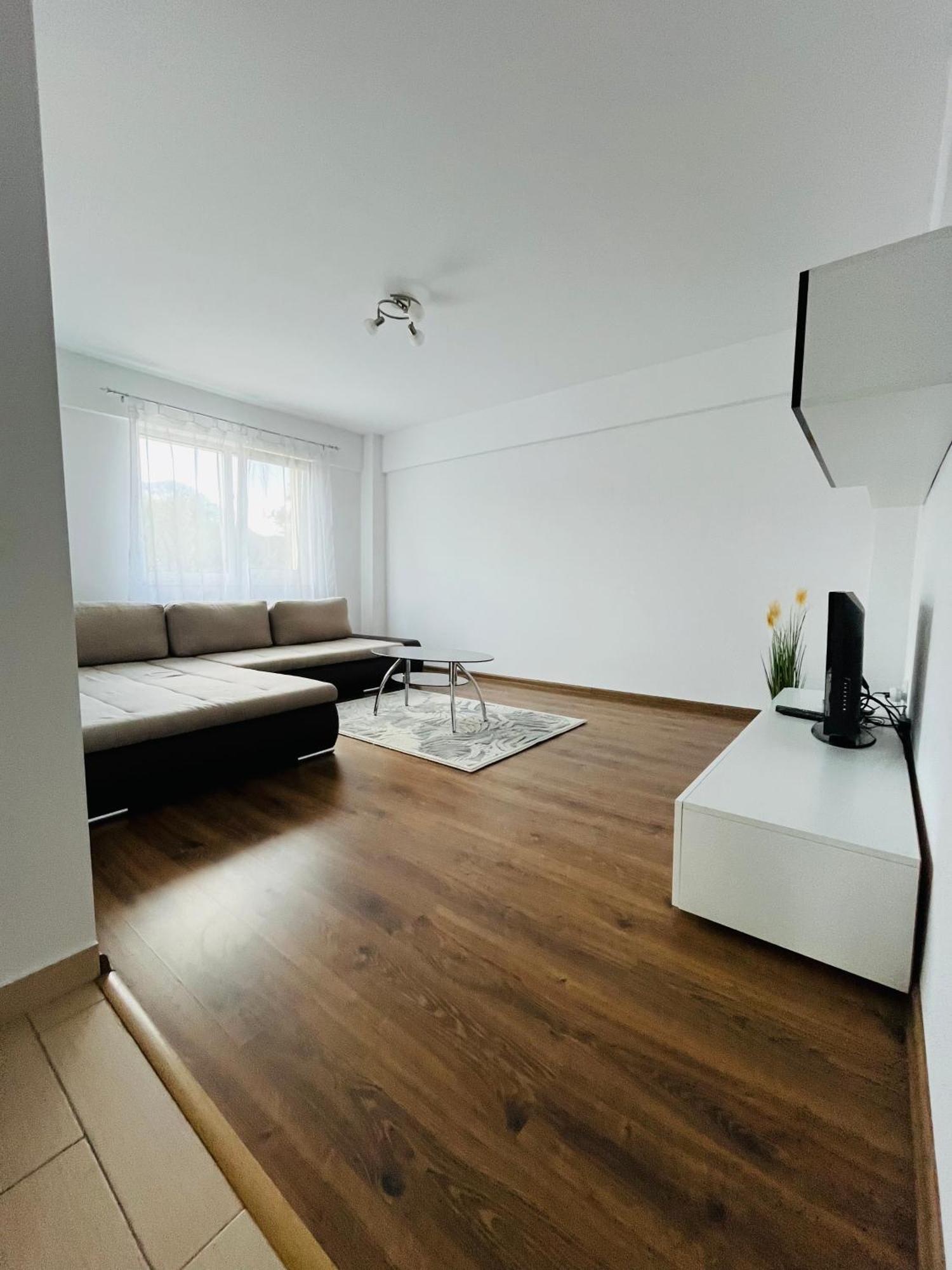 Green Apartaments Zărneşti Εξωτερικό φωτογραφία