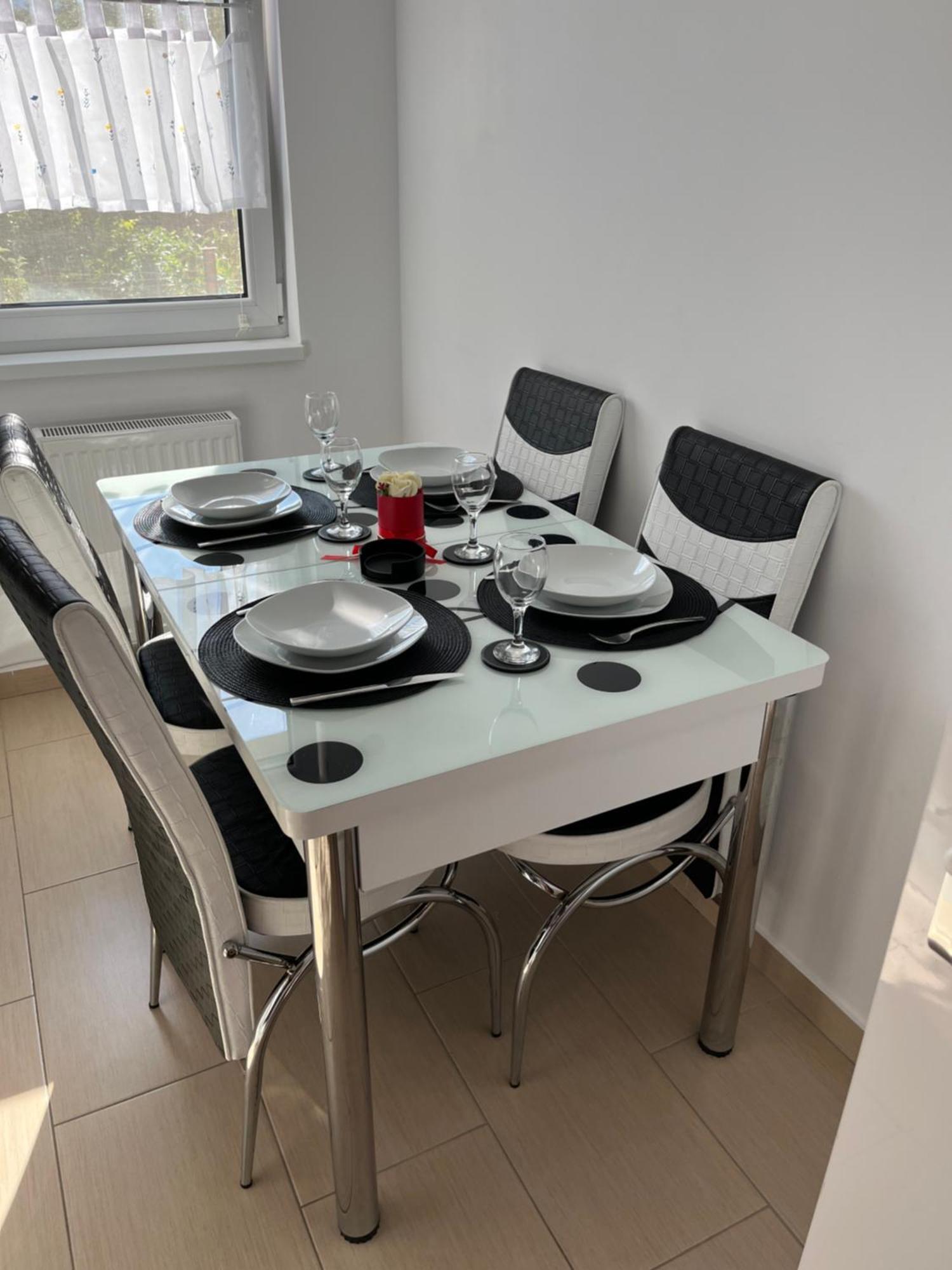 Green Apartaments Zărneşti Εξωτερικό φωτογραφία
